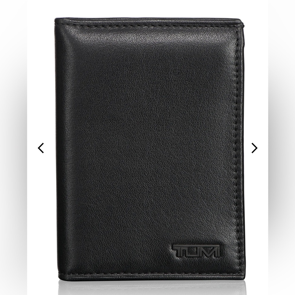 Tumi Delta L-Fold Wallet Black Leather Like New